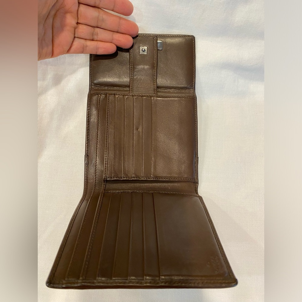SALE!GUCCI Brown Canvass Compact Wallet with COA - Picture 3 of 7